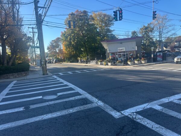 Update: Pedestrian Hit Near Carvel in Mamaroneck — Larchmont Loop